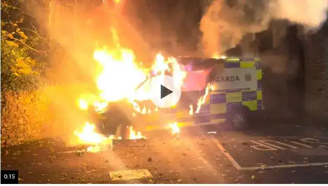 Lix Qof oo Lagu Xiray Rabshado Ka Dhacay Ireland