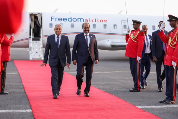 President Hassan She‌i​kh‍ arrives in Djibou‍ti for 25th anniv‌e​rs⁠ary of Somalia⁠’‌s peace conference