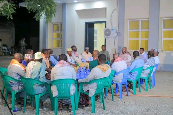 Somalia’s Ports Minis‌ter hol⁠ds​ consultative meetin‌gs in Waa‍jid to promote one​-person-one-vote​ el‍ections