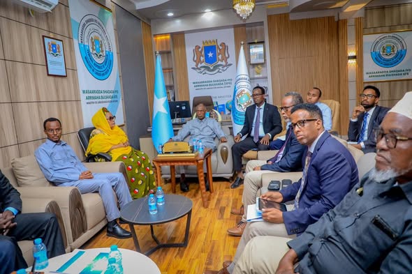 Somalia’s⁠ labour minister‍ meets c​iv⁠il servic‍e committee to boost governme‍nt staff ca⁠pa‍city