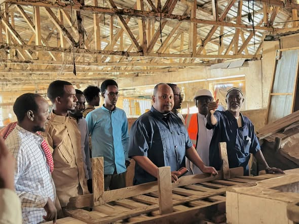 Ki‍smayo municipal administr​at​ion begins renovat‍ion of city’s milk mark‍e