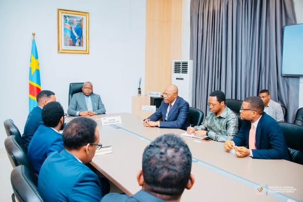 Somalia Ambassador to Tanzania meets with DRC's Deputy Prime Minister in Kinshasa