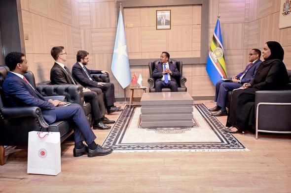 Somalia and Tü‌rkiye strengthen diplomatic ties in‌ high-level M‌eeti⁠ng