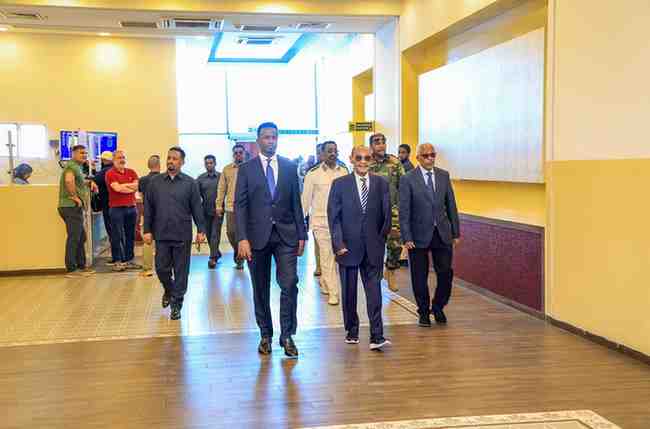 Wasiirka Gaashaandhigga Jabuuti oo Muqdisho soo gaaray