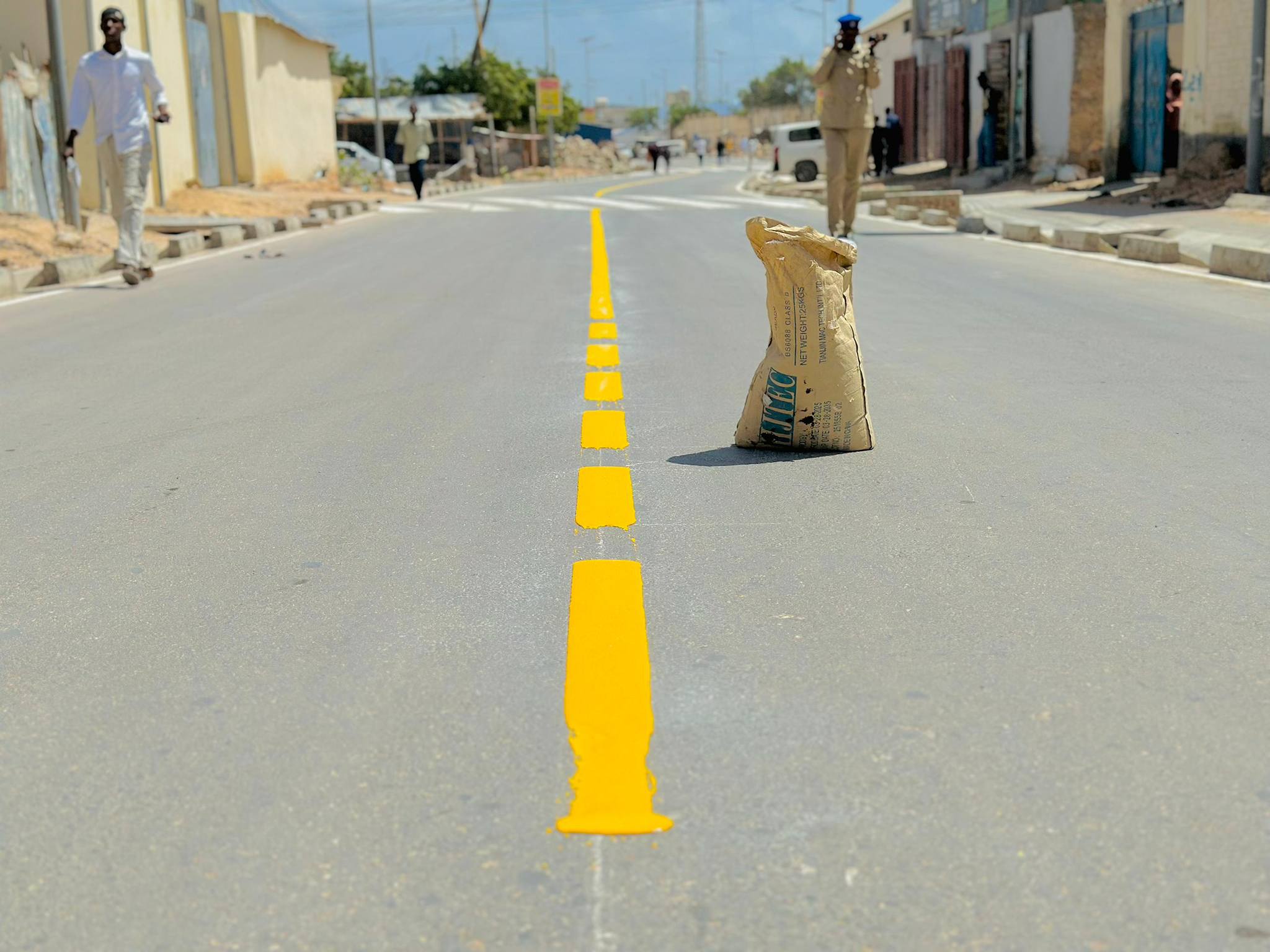 Kismayo steps up road safety and urban aesthetics with new traffic signs and signals