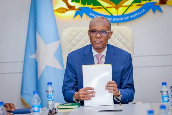 President Laftagareen chairs a cabinet meeting on security and social service development.