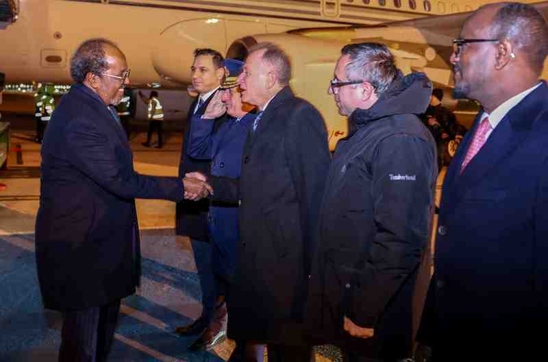 Madaxweyne Xasan Sheekh oo gaaray Turkiga