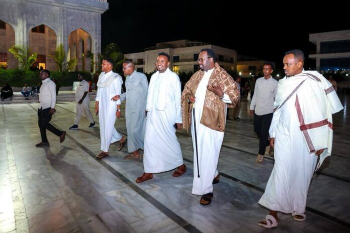 Somalia’s deputy prime minister meets Mogadishu residents to promote electoral participation