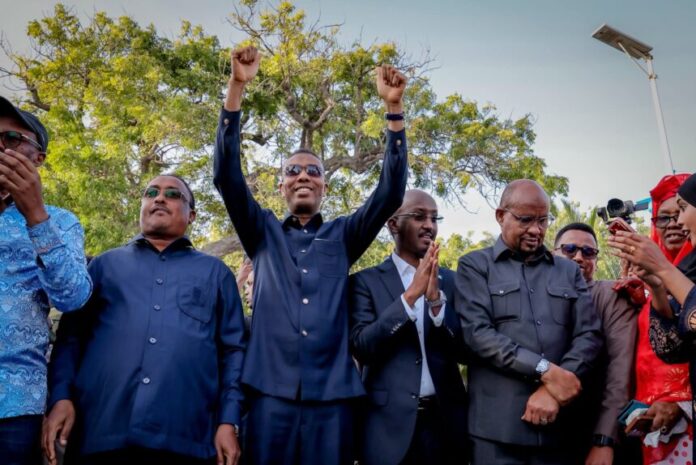 Somali citizens in Kaaraan show strong support for direct elections as PM Hamza Abdi Barre urges voter participation.