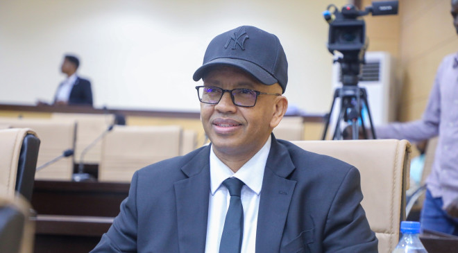 : Senator Osmaan Abukar Dubbe resigns from Somalia’s Upper House, citing discrimination against Somaliland and loss of faith in national unity.