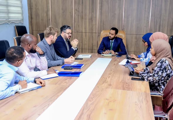 Somalia’s interior ministry director general meets IOM head to strengthen cooperation on stabilization and governance