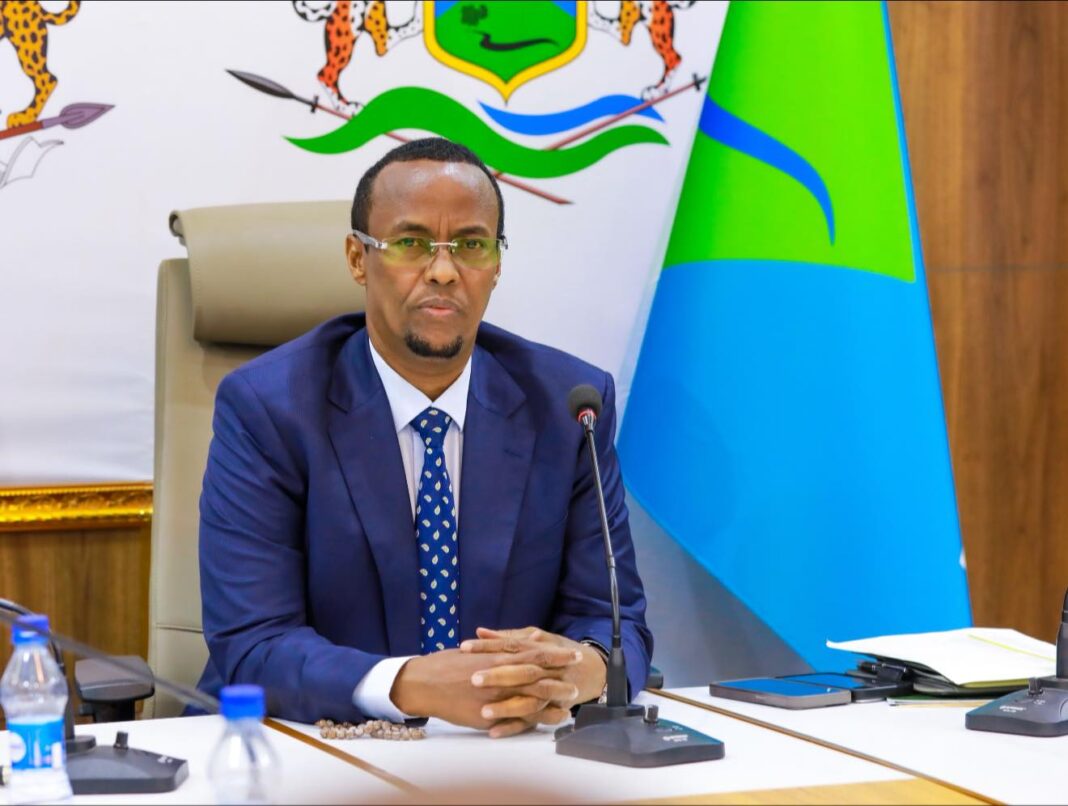 Roadside Bomb Targets Convoy Escorting Hirshabelle President in Jowhar