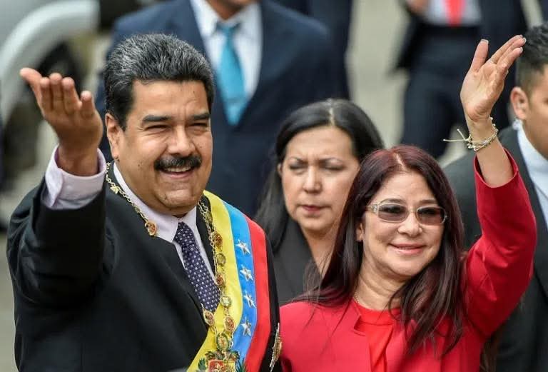 Trump oo ku dhawaaqay in Mareykanku qabtay Madaxweynaha Venezuela Nicolás Maduro iyo xaaskiisa