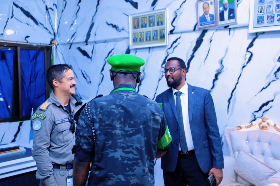 Jubbaland State Minister of Internal Security meets UNPOL officers to strengthen security cooperation