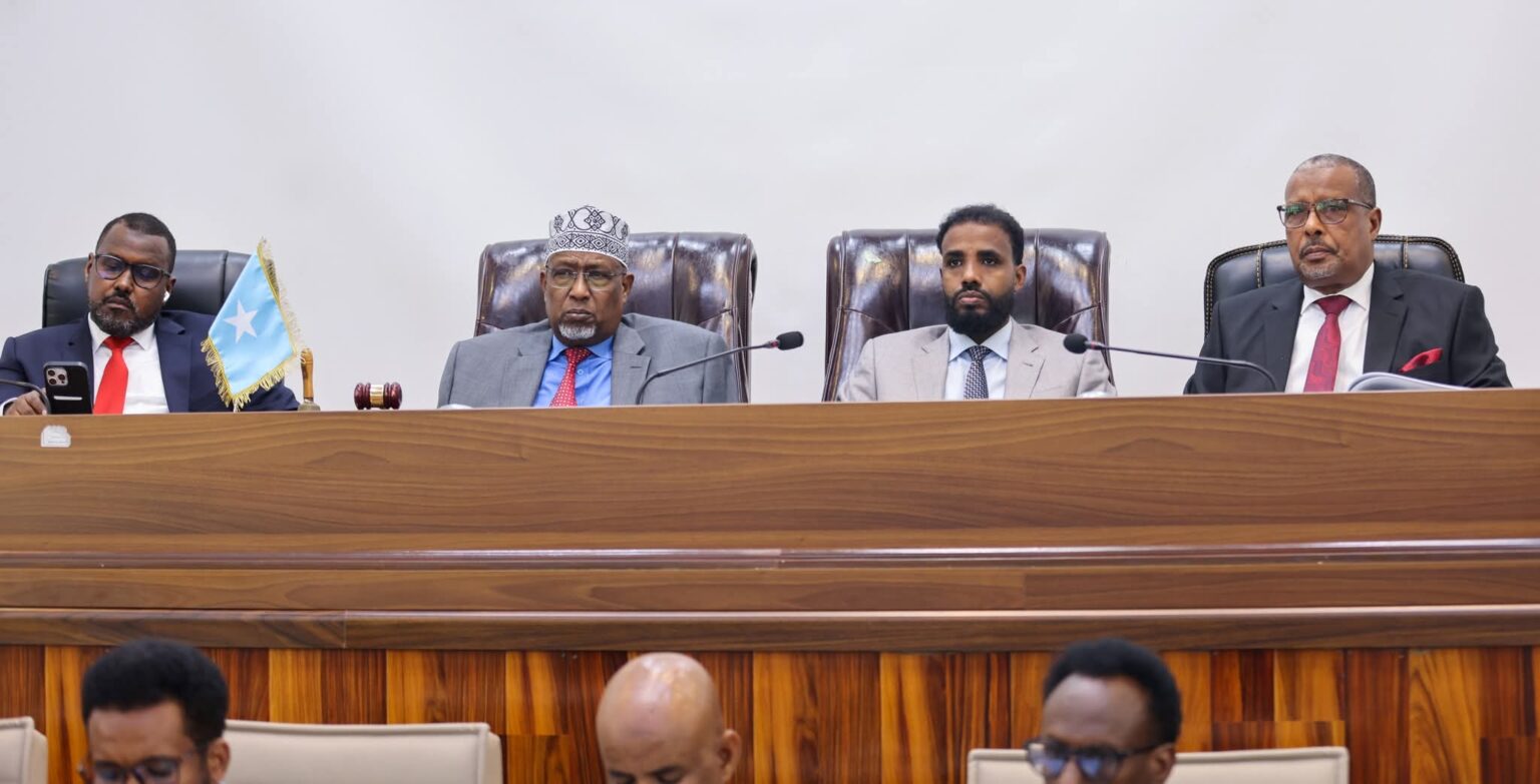 Baarlamaanka oo dhammaystiray dooda wax ka beddelka Dastuurka