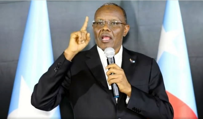 Laftagareen oo qeylo-dhaan u diray beesha caalamka