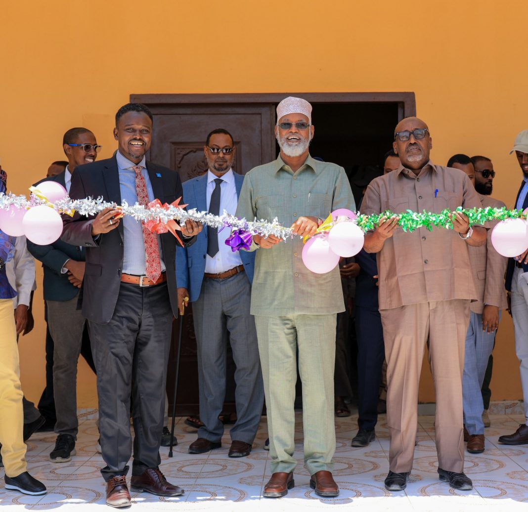 Jubaland president inaugurates expanded offices at ministry of energy and water Resources