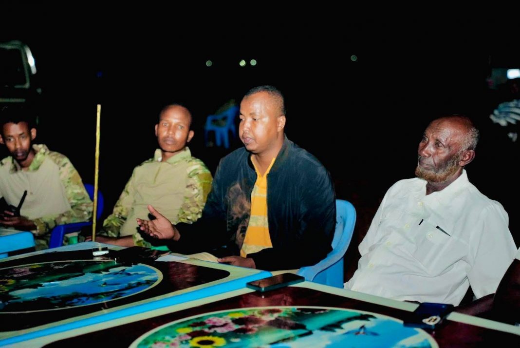 Doolow district governor conducts nighttime inspection of idp camps