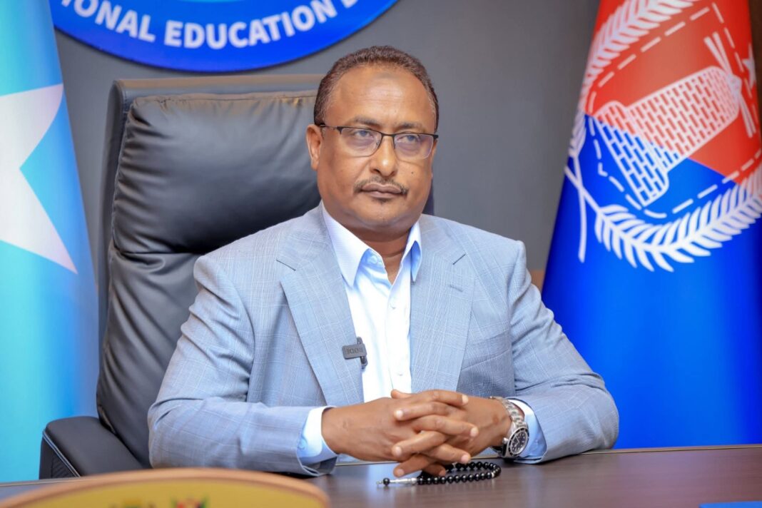 Mogadishu mayor inspects Banadir education directorate after renovation