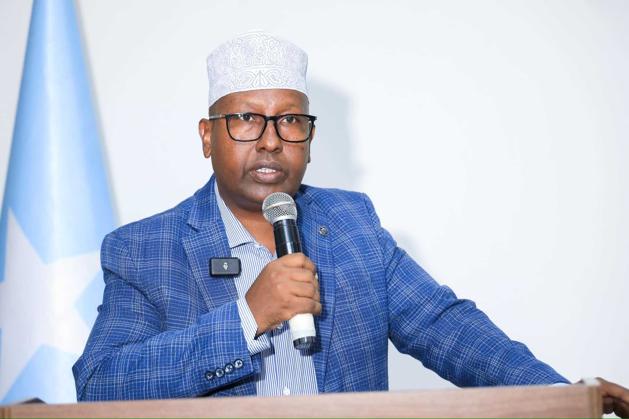 Wasiir Fiqi oo weerar afka ah ku qaaday Mahad Karatey.