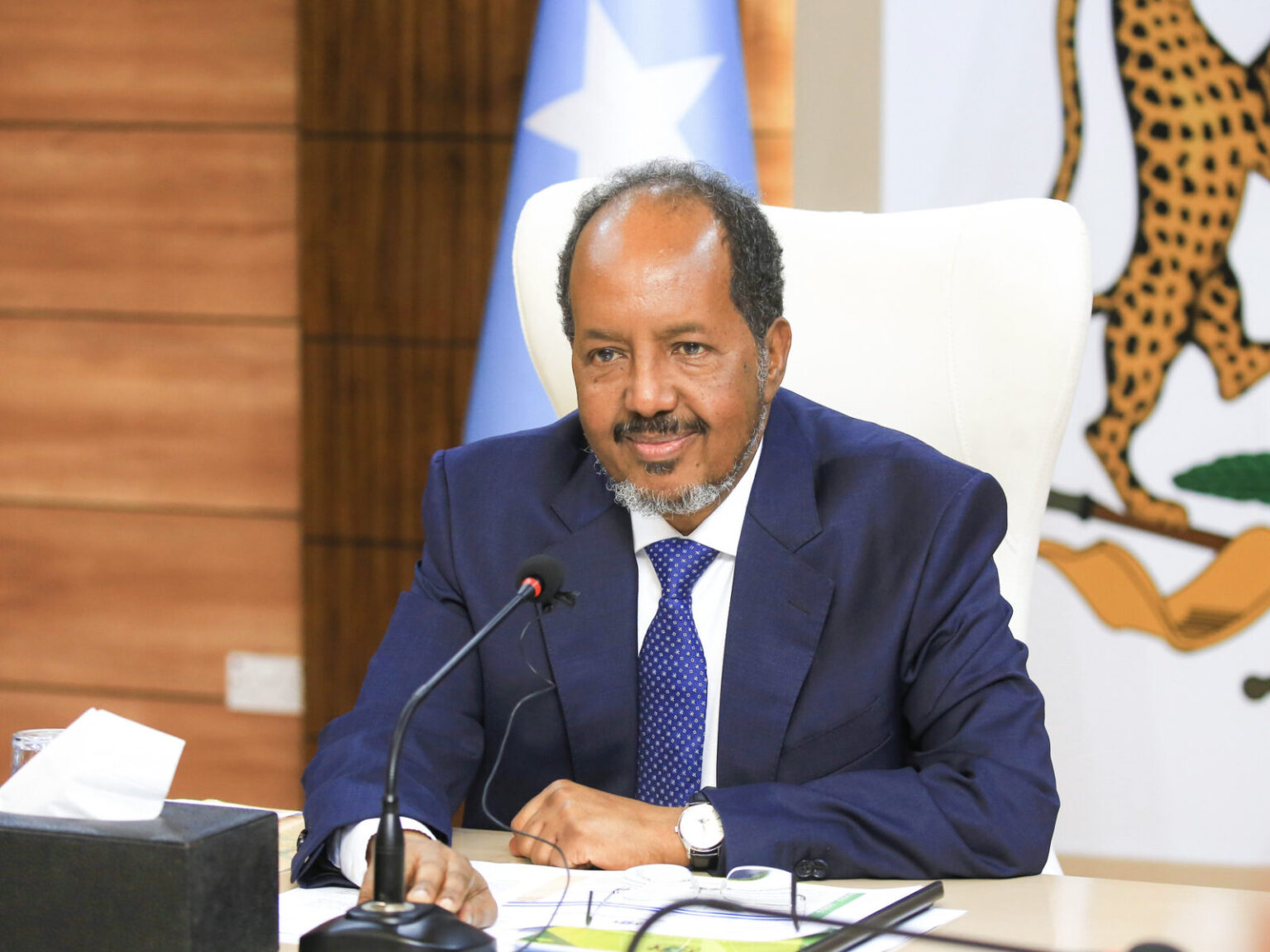 Madaxweyne Xasan Sheekh oo la kulmaya odayaasha Koonfur Galbeed