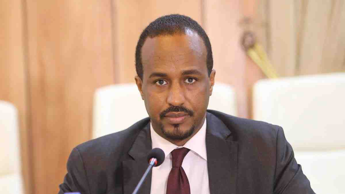 Somalia’s Commerce Minister Denounces Youth Drug Crisis, Denies Govt Role in Illicit Trade