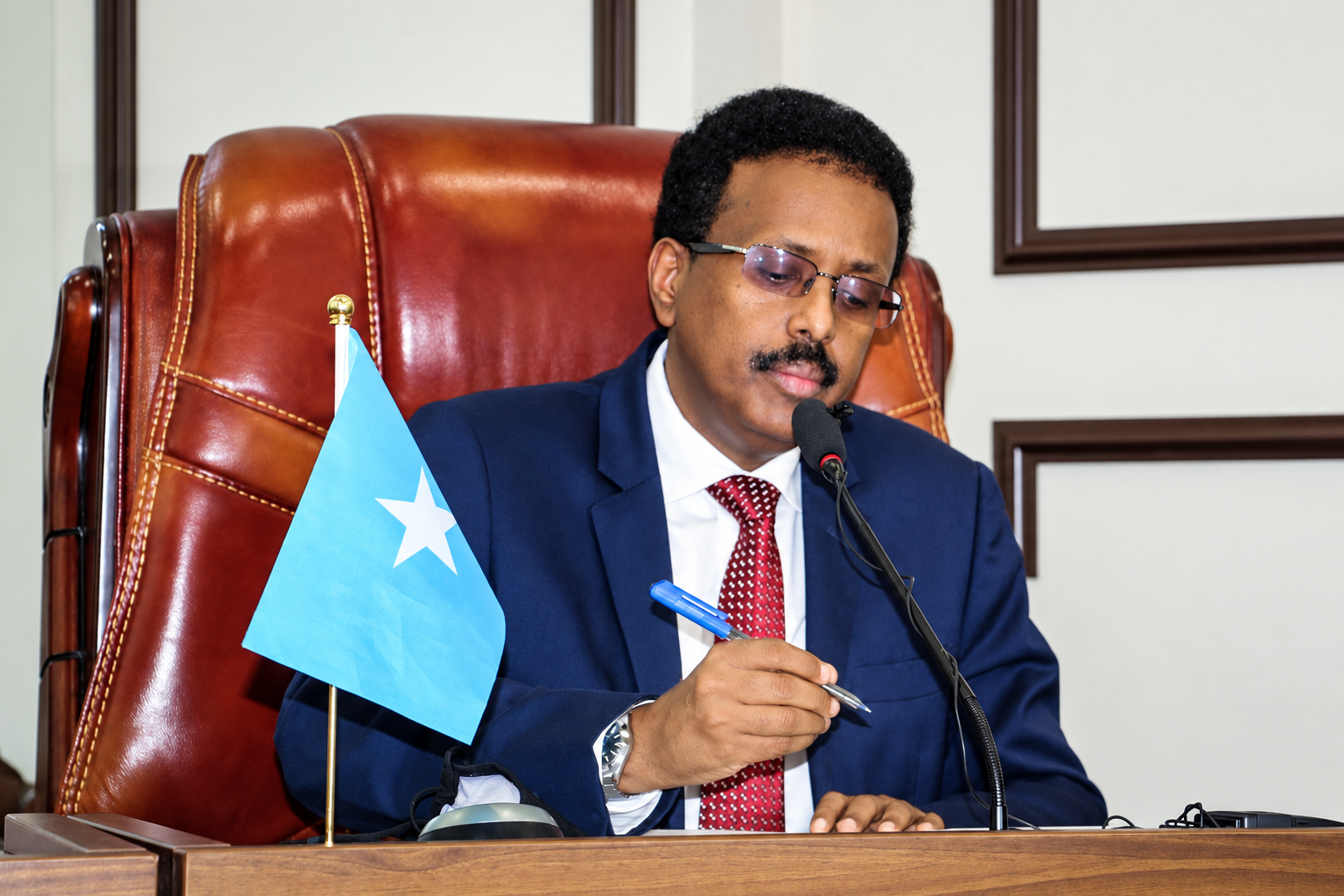 Farmaajo oo Xasan Sheekh U Baaqay Wada-hadal